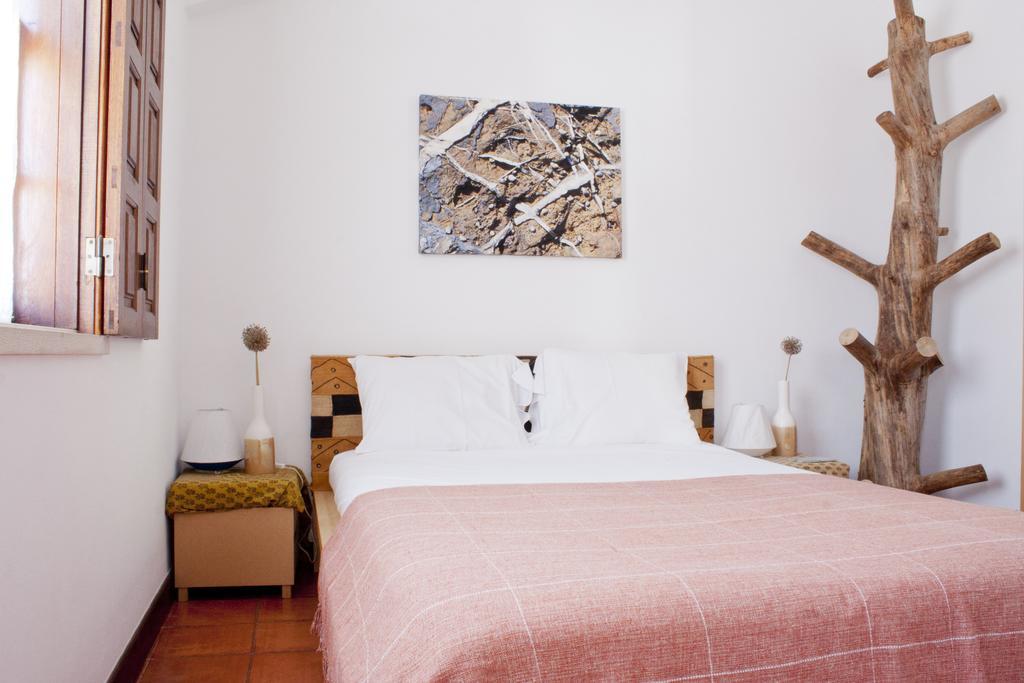 Bed and Breakfast A Casa Da Arvore Віла-Нова-де-Мілфонтеш Номер фото