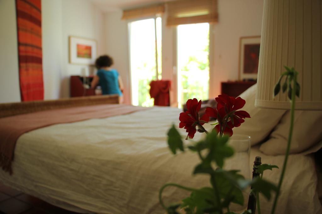 Bed and Breakfast A Casa Da Arvore Віла-Нова-де-Мілфонтеш Номер фото